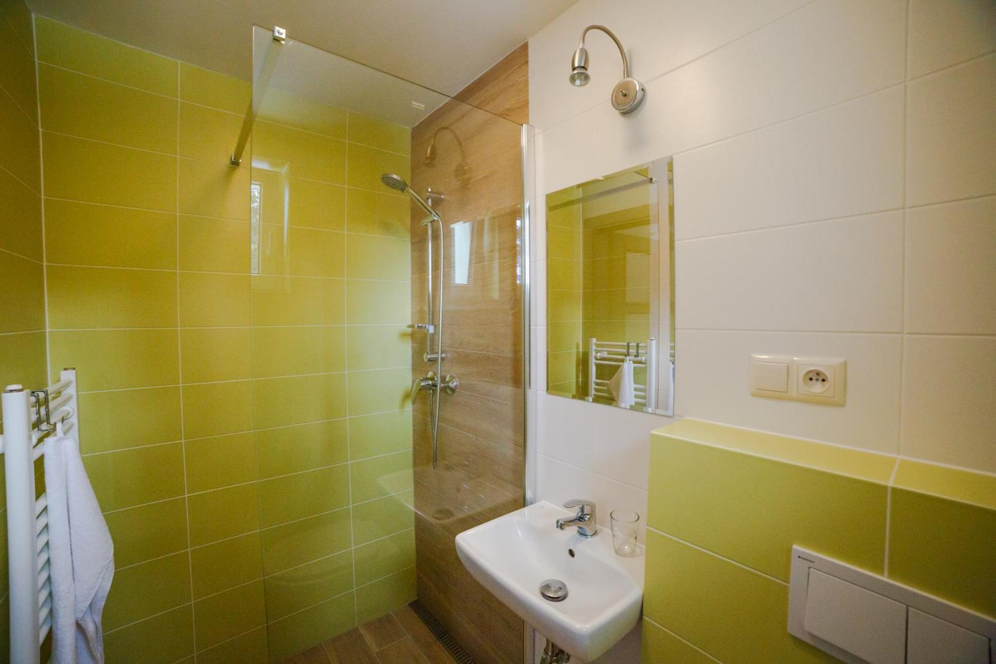 Apartments Kvasnicnik 迪马诺卡多林纳 客房 照片