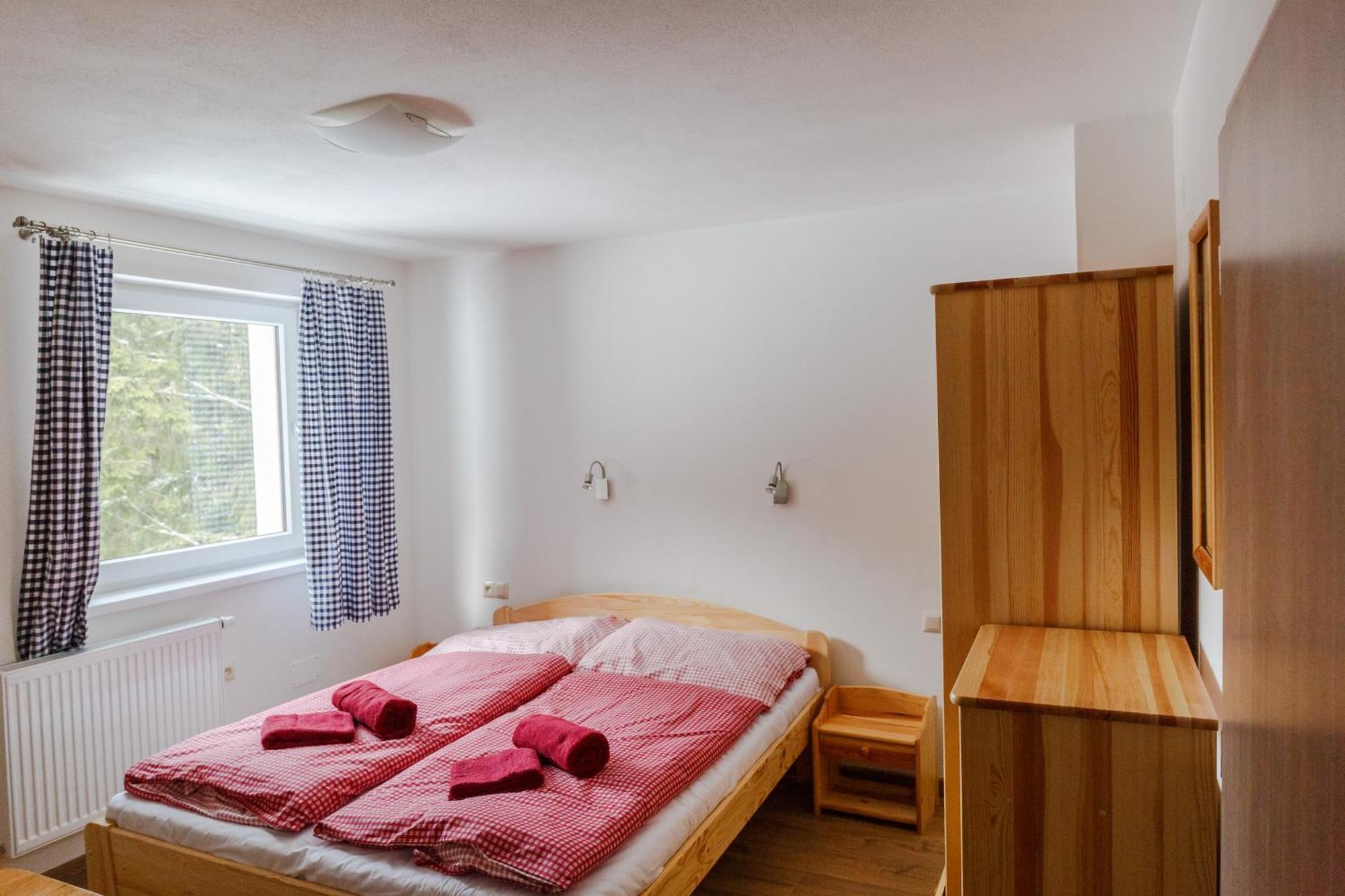 Apartments Kvasnicnik 迪马诺卡多林纳 客房 照片